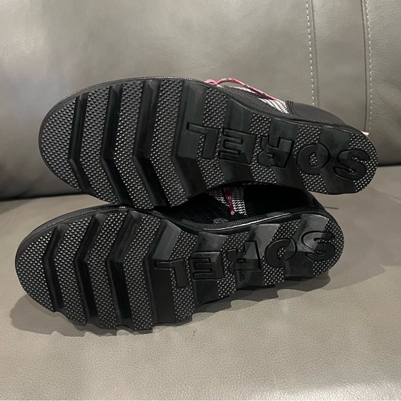 Sorel Black and Pink Houndstooth Combat Boots - Picture 7 of 14